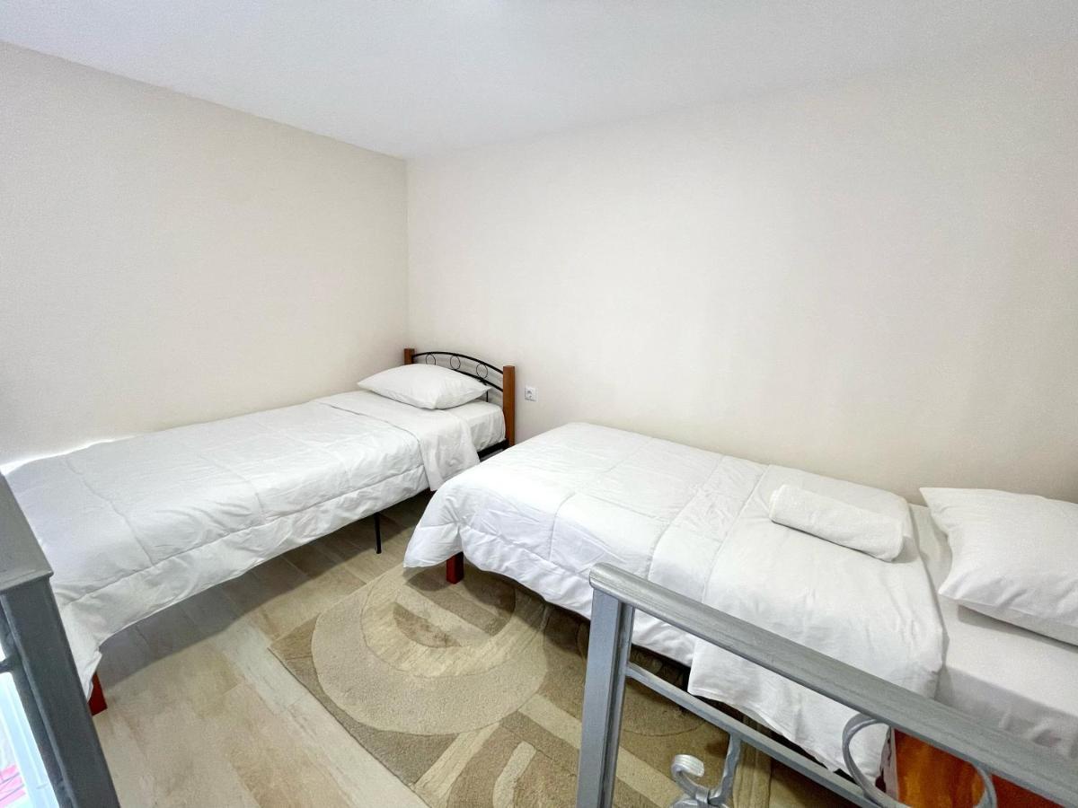 Xenias Rooms Apartments Koroni  Bagian luar foto